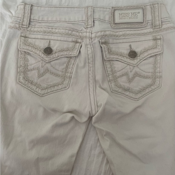 Miss Me Cropped Jeans - Picture 5 of 5